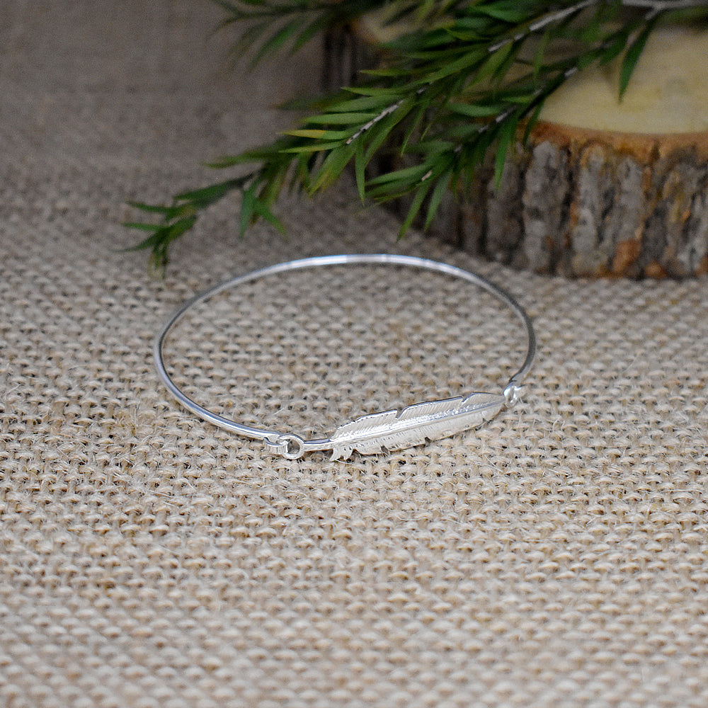 Zora silver feather bangle