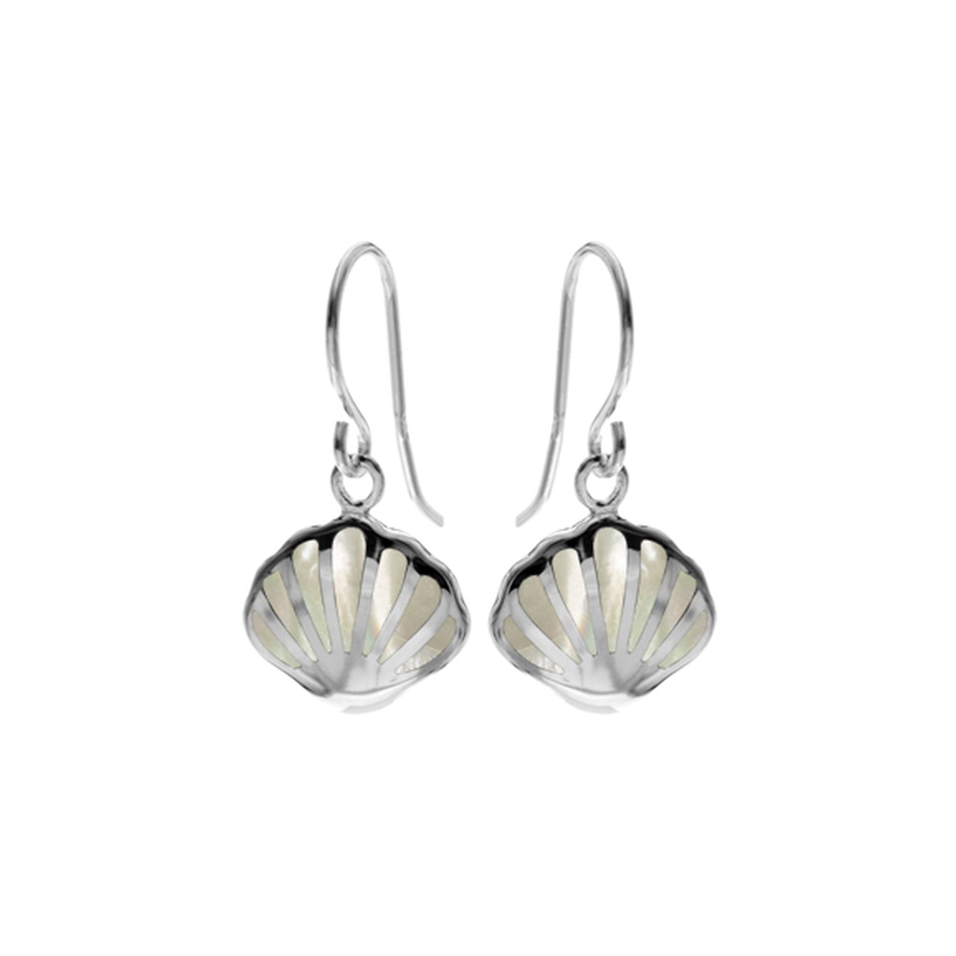 Leona scallop shell earrings with mother of pearl