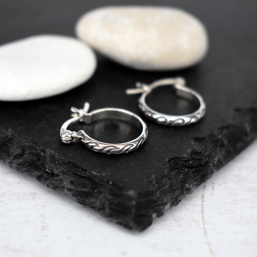 Mila oxidised wave hoops