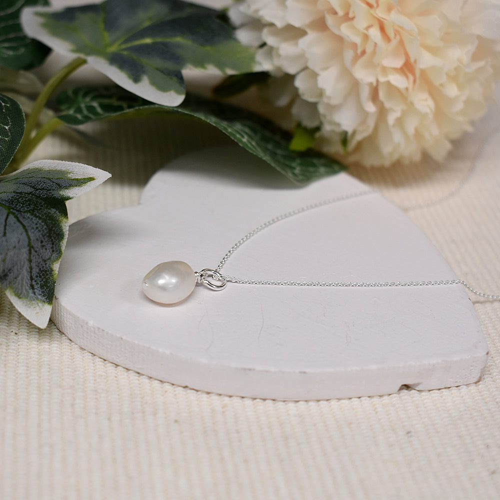 Martha pearl necklace