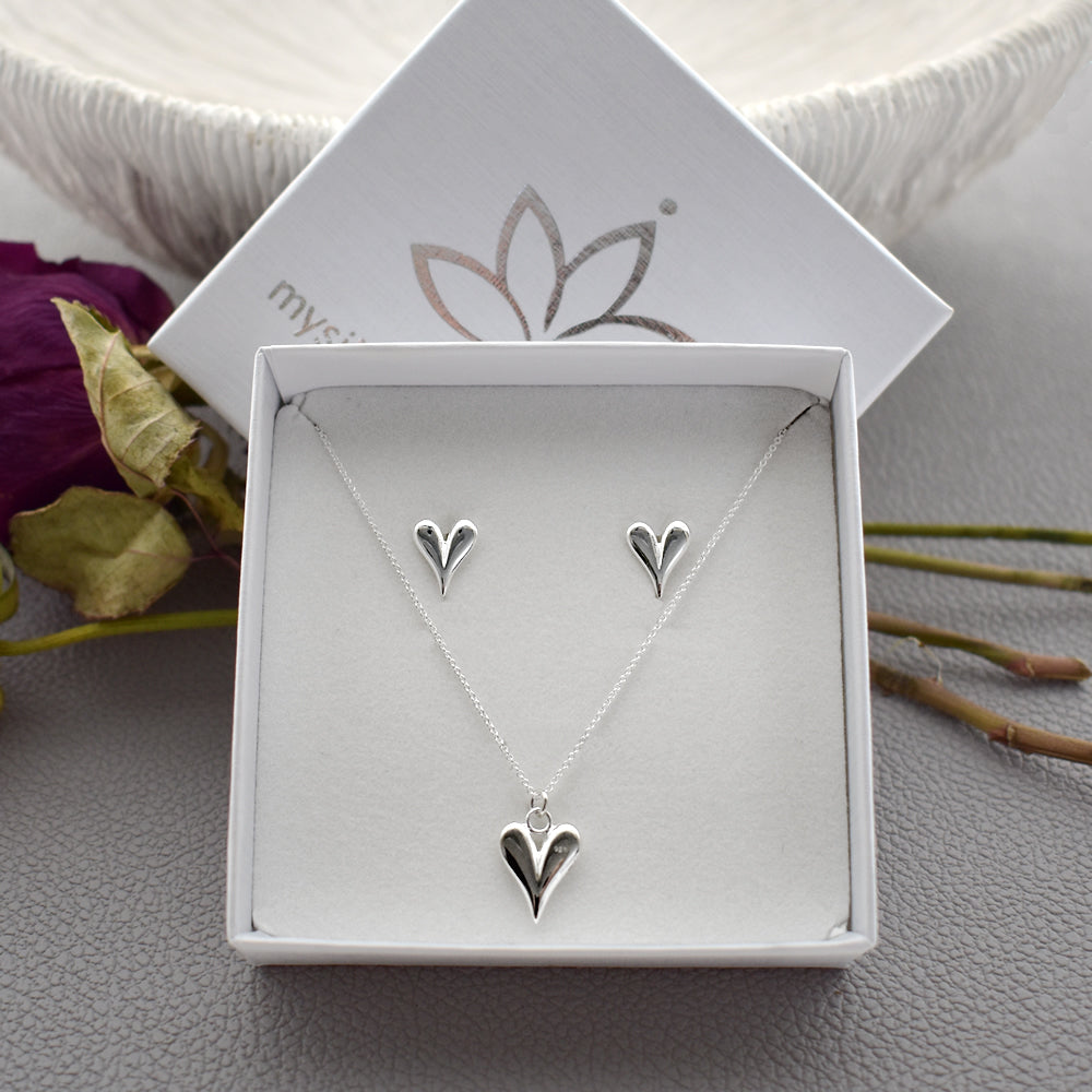 Bria elongated heart studs