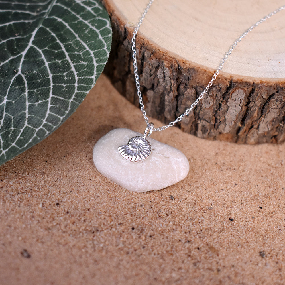 Mila textured ammonite necklace