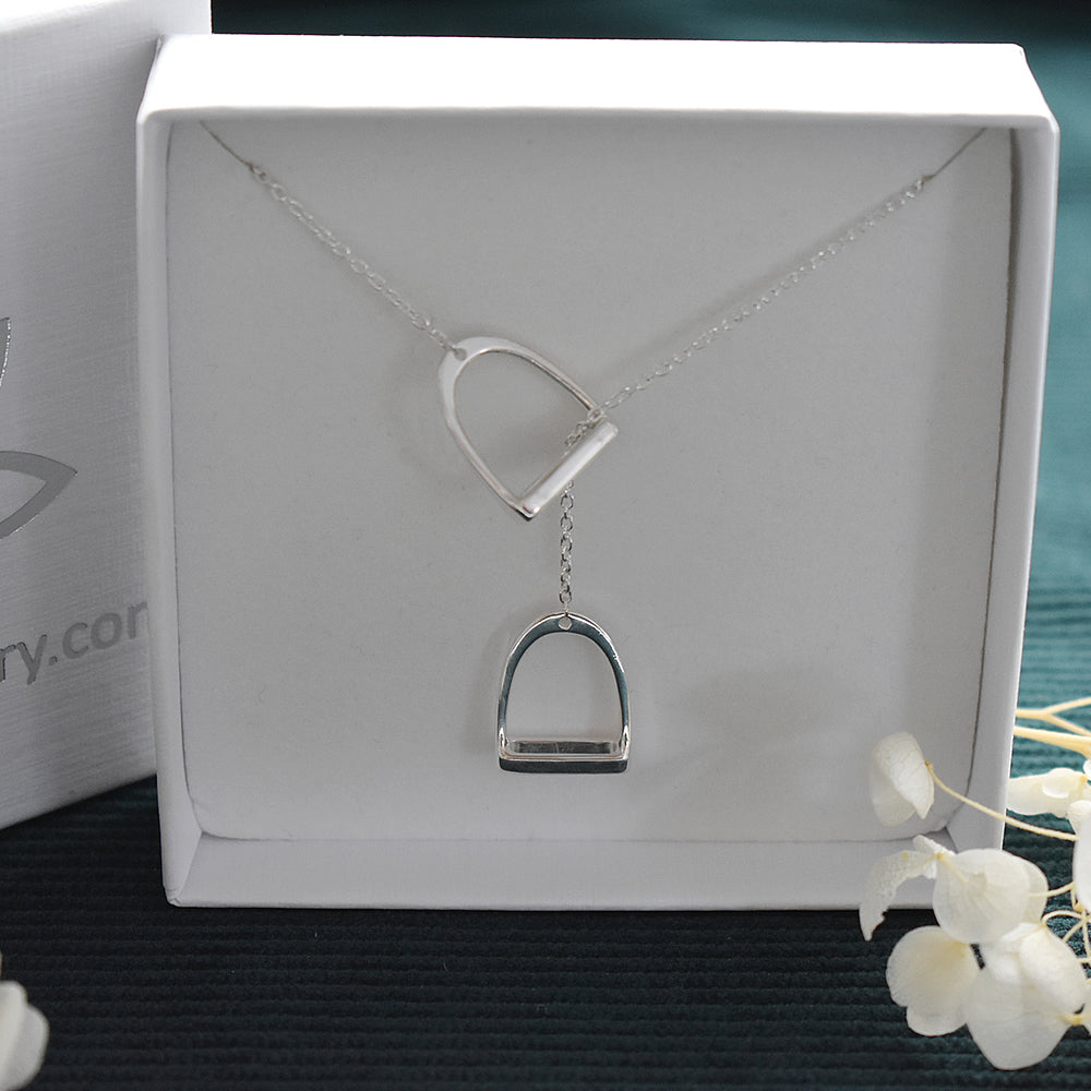 Cavelli large loop through stirrup necklace