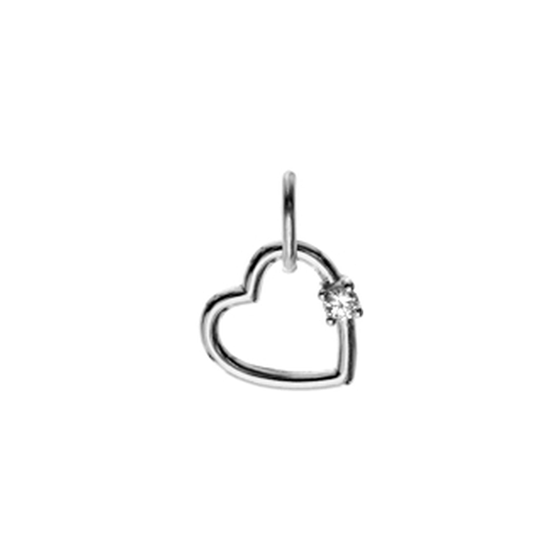 Carrie outline heart pendant