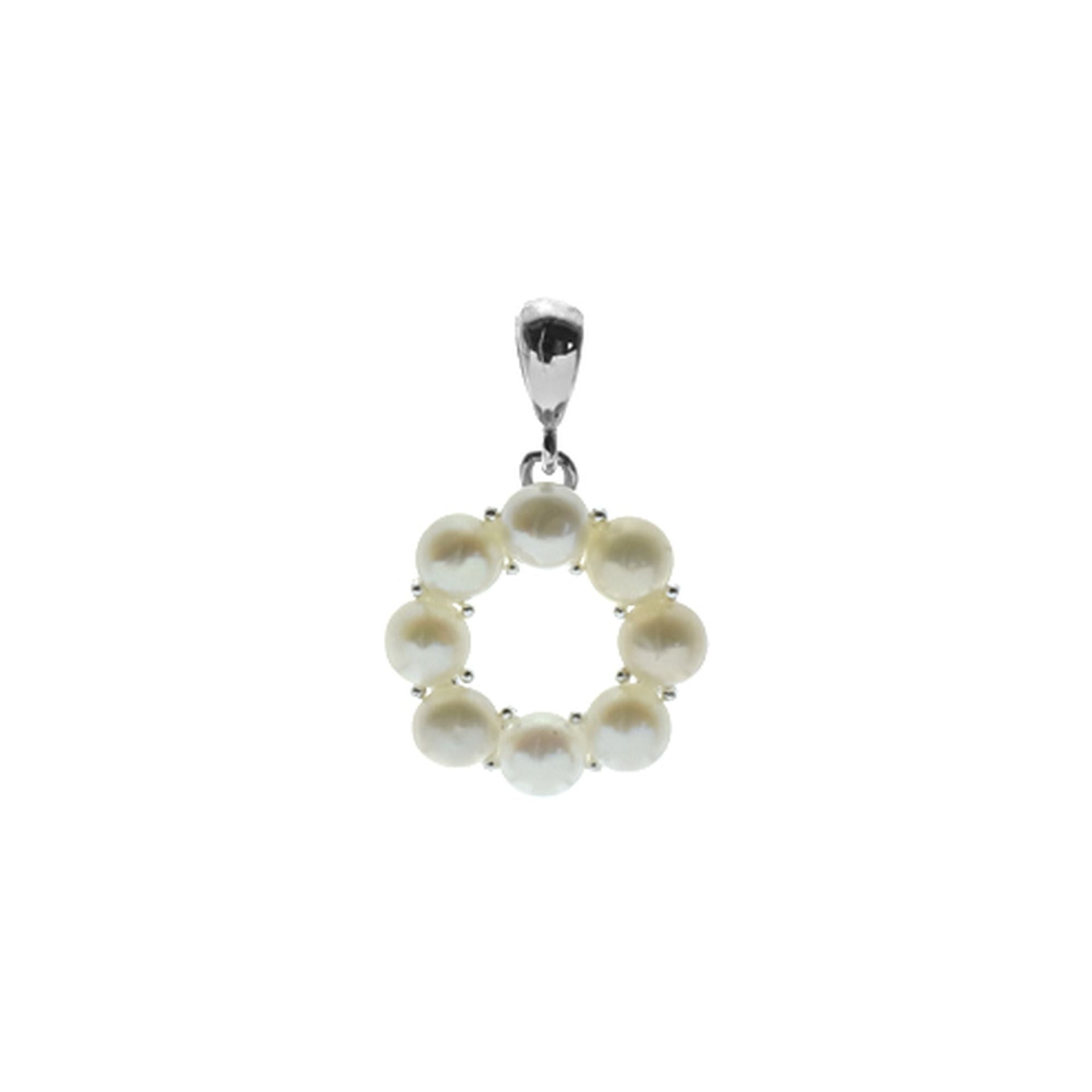Martha circle of pearls pendant