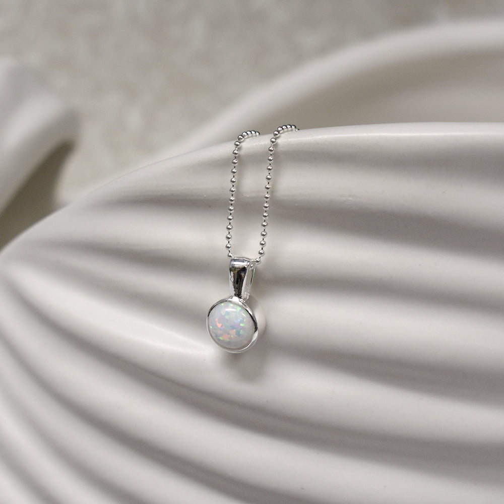 Angelica white small round pendant