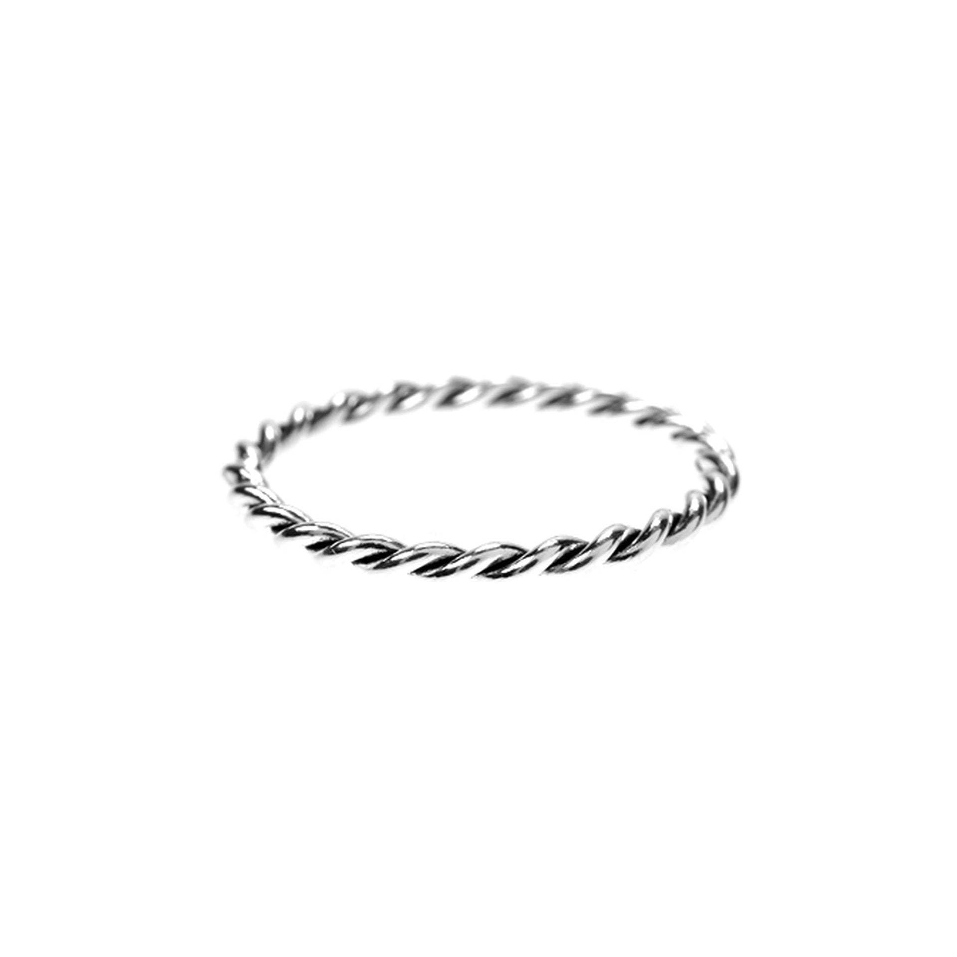 Phoebe fine rope band ring