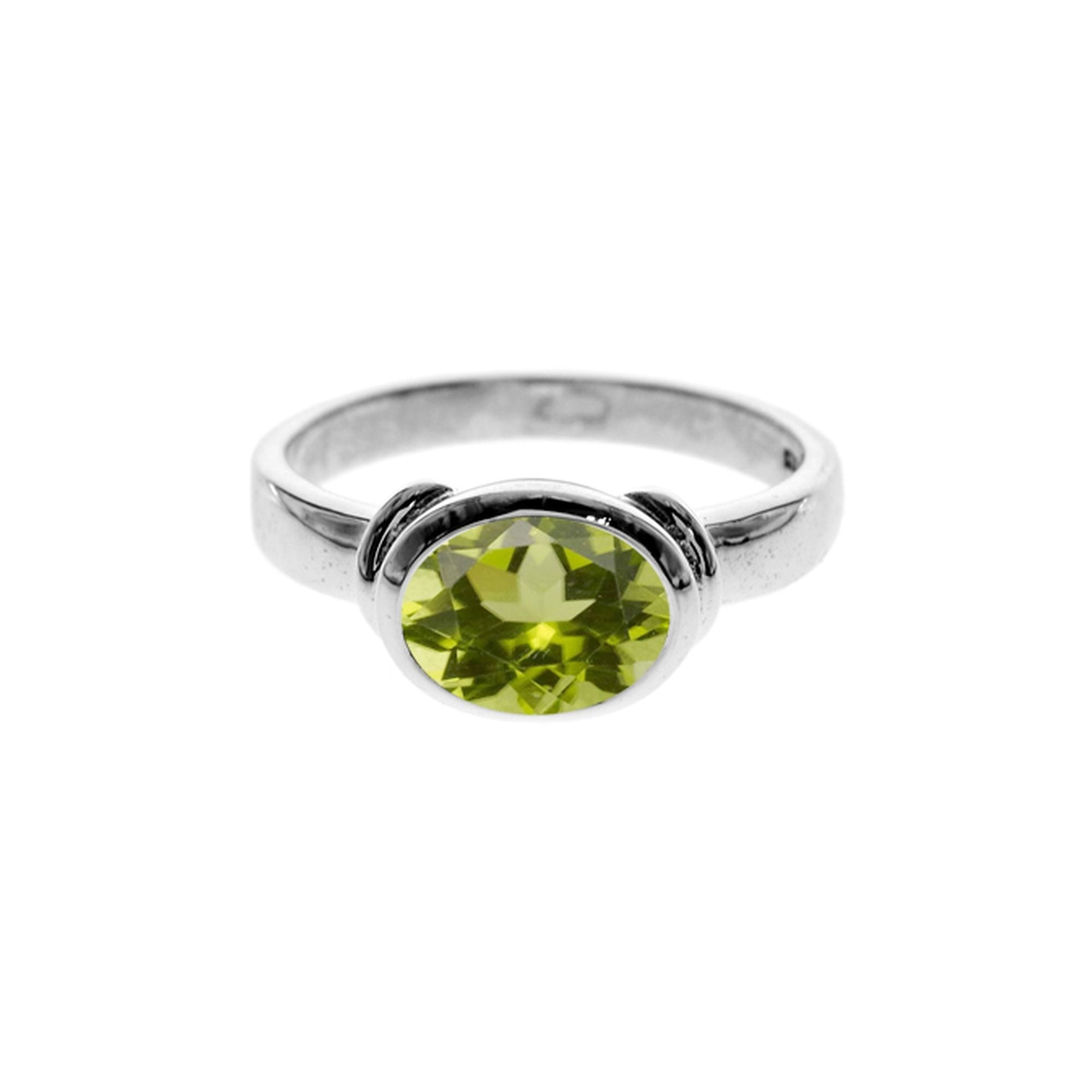Lola oval peridot facet with shoulder detail ring
