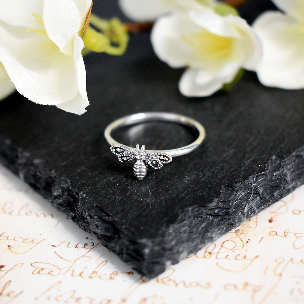 Lottie bee ring