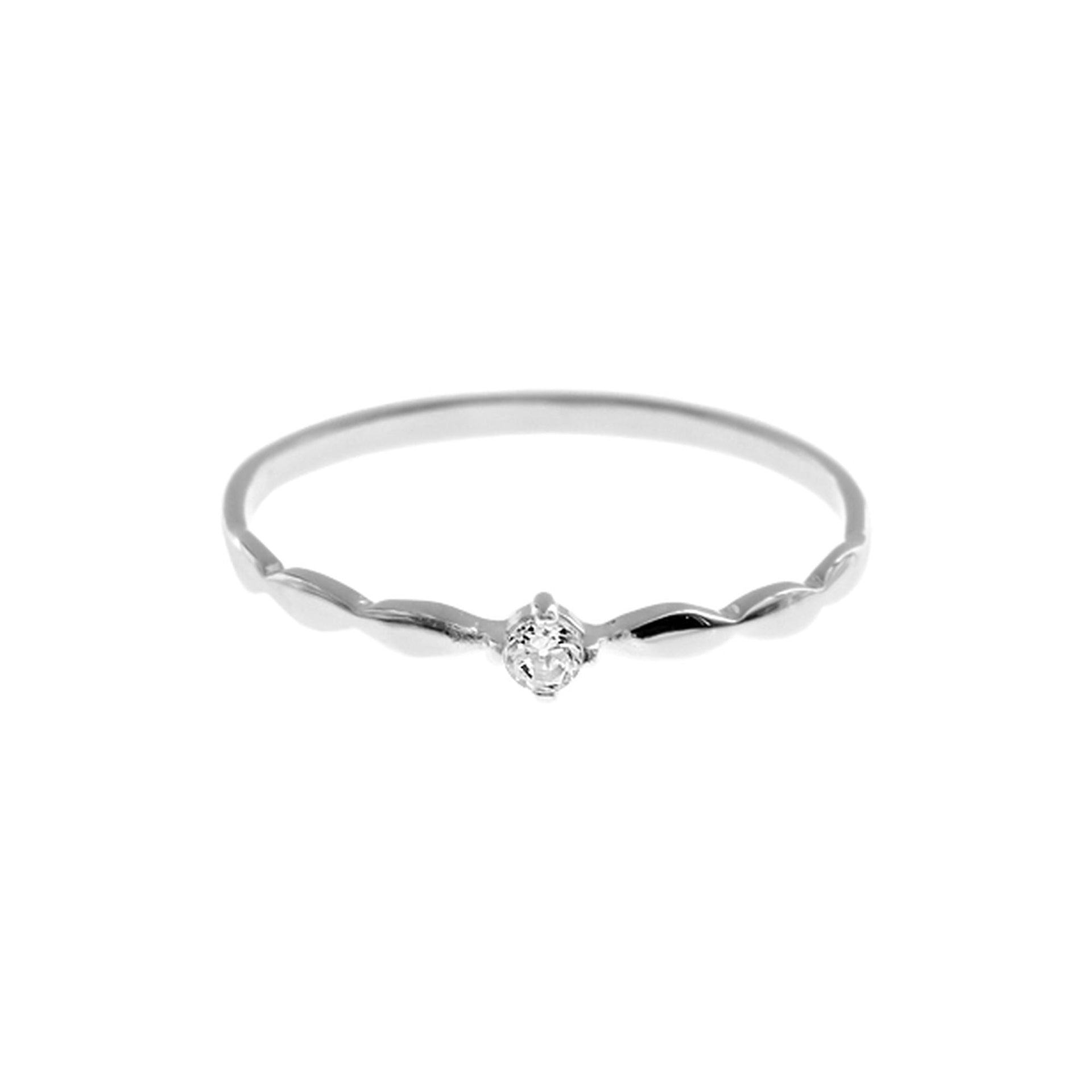 Davina solitaire pebble shank ring