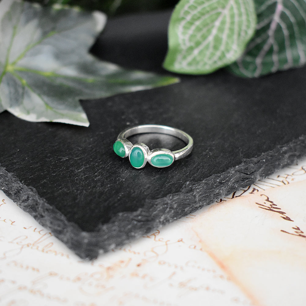 Samira triple offset oval green agate ring