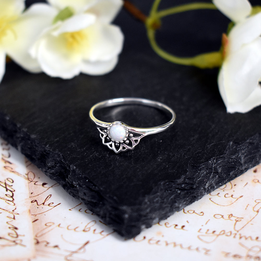 Sabrina round white opalique ring