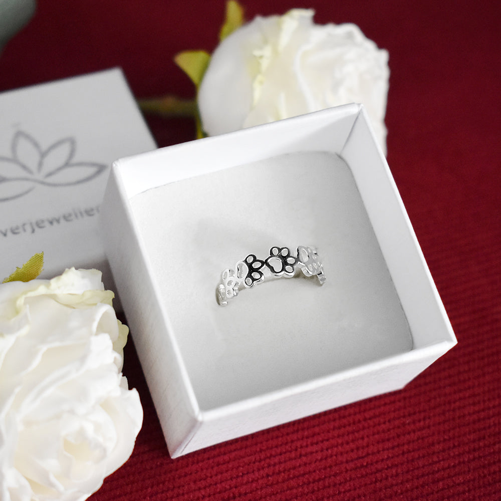 Matilda chain of pawprints ring