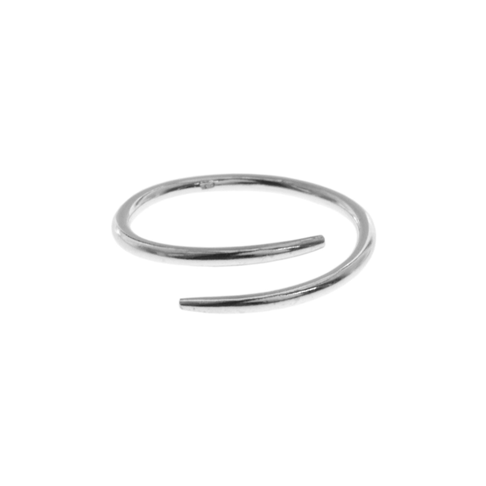 Bria simple overlapped adjustable ring