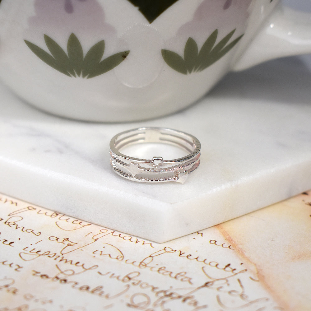 Maura tri-band star ring