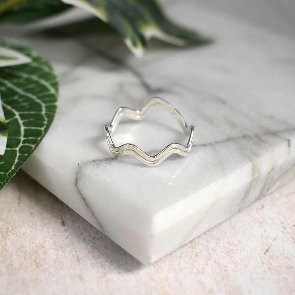 Bria fine double zigzag ring