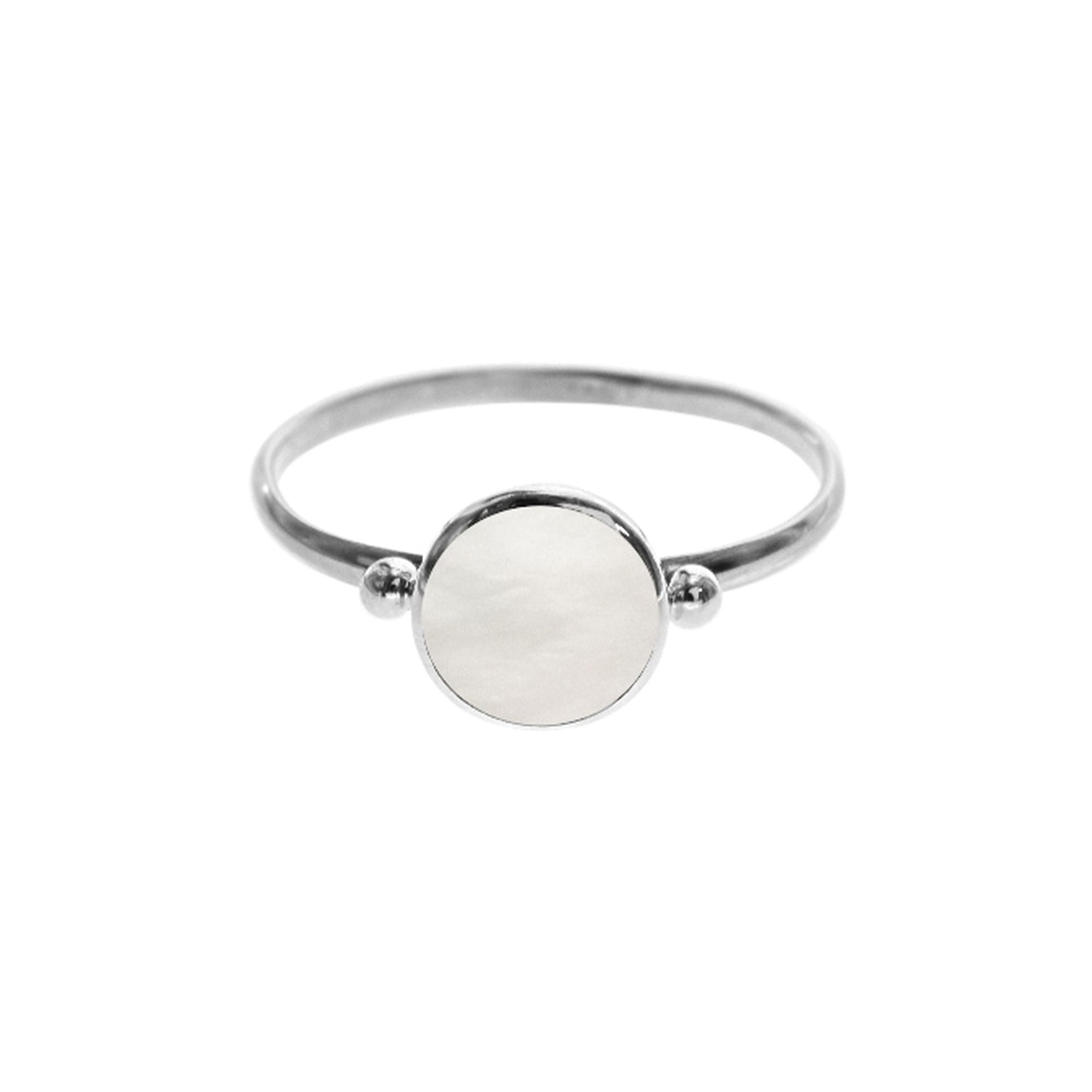 Bronwen round mother of pearl with ball detail ring