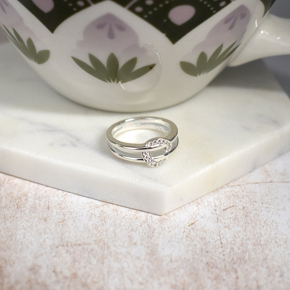 Carrie double band with  circle ring