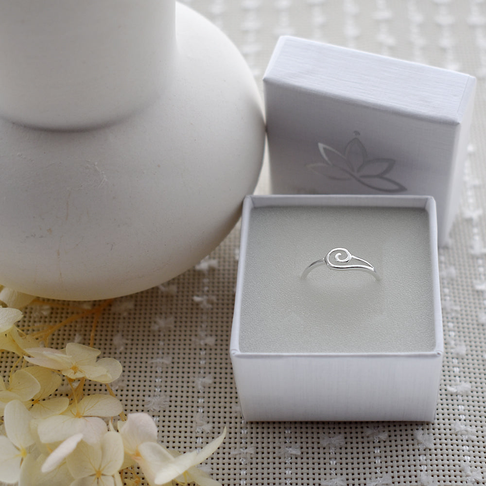 Mila breaking wave ring