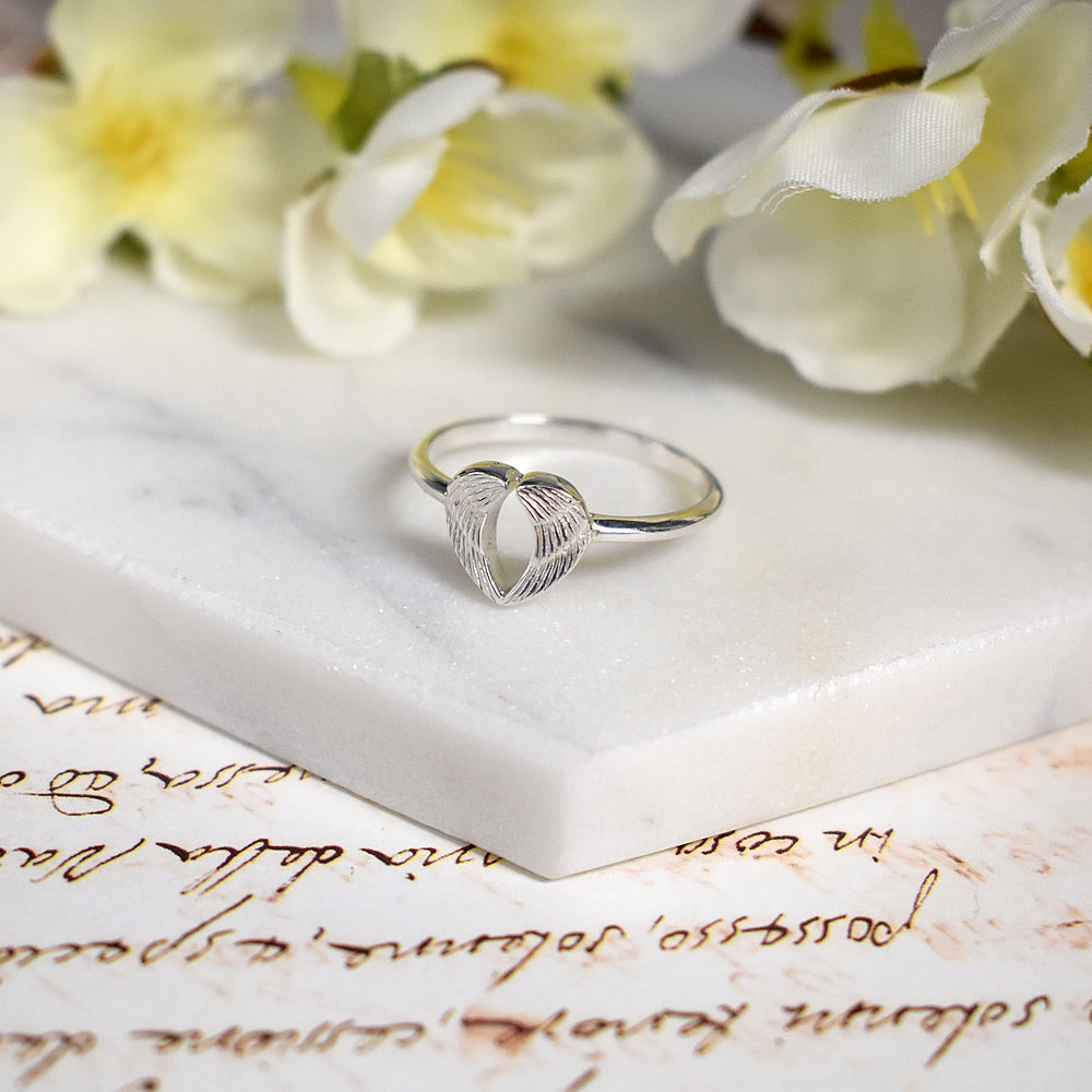 Zora angel wings ring