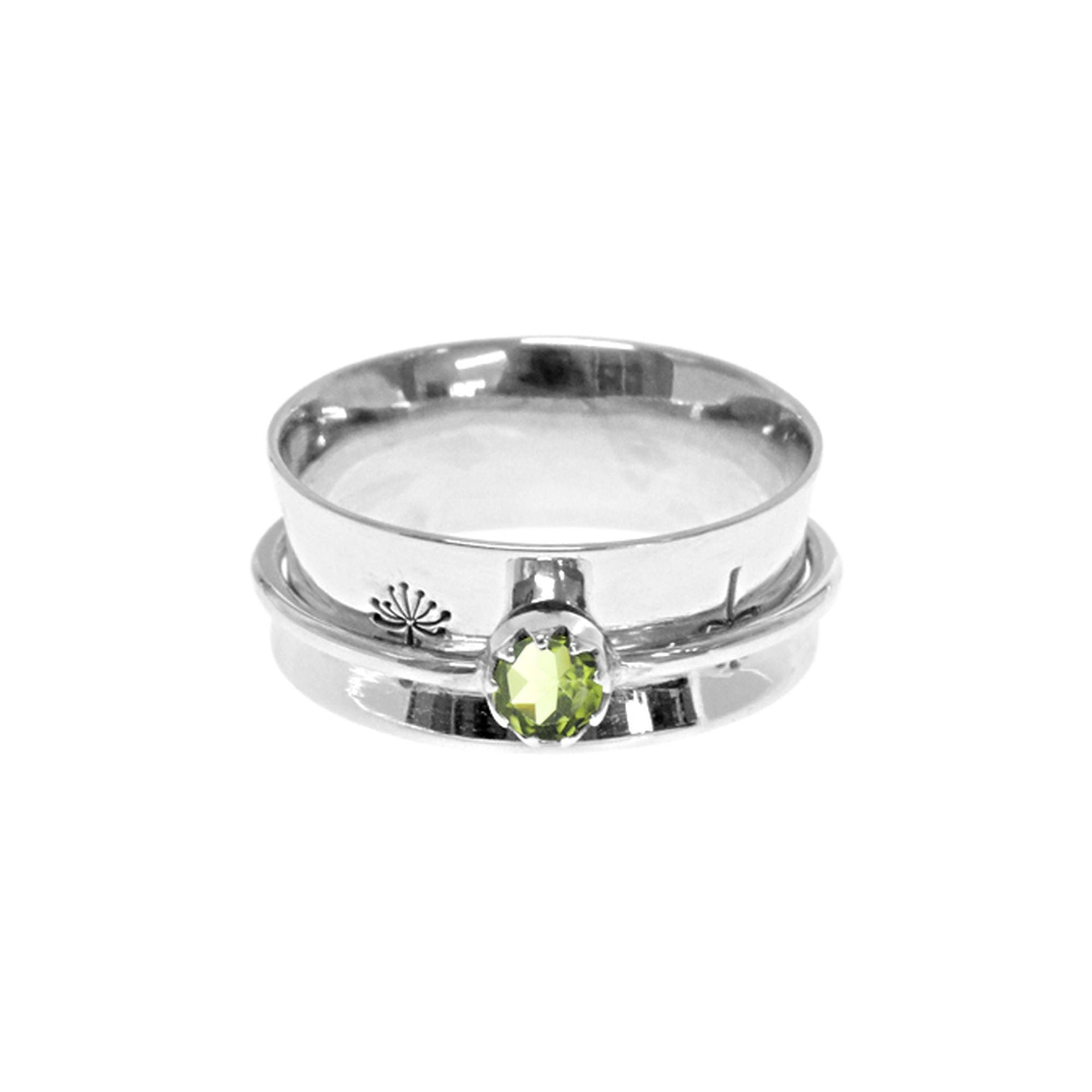 Catalina dandelion etched spinner ring with peridot