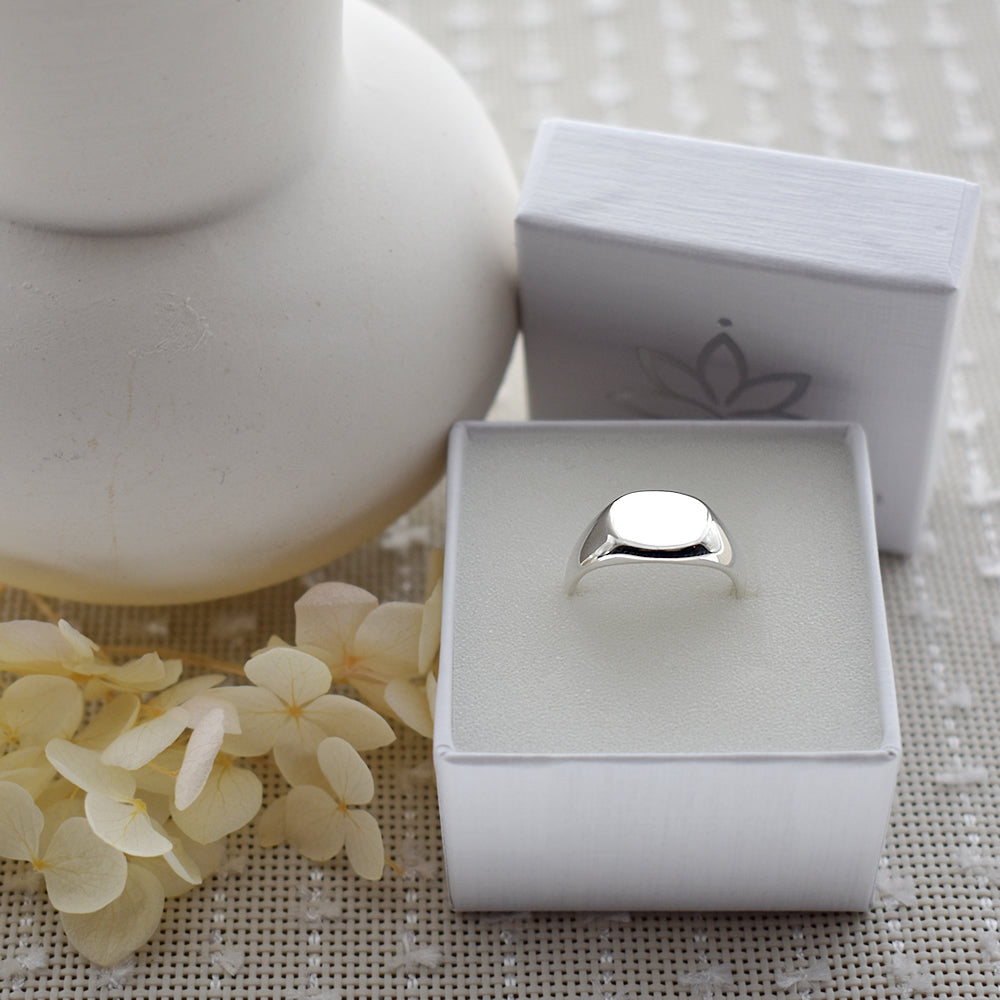 Bria oval signet style ring