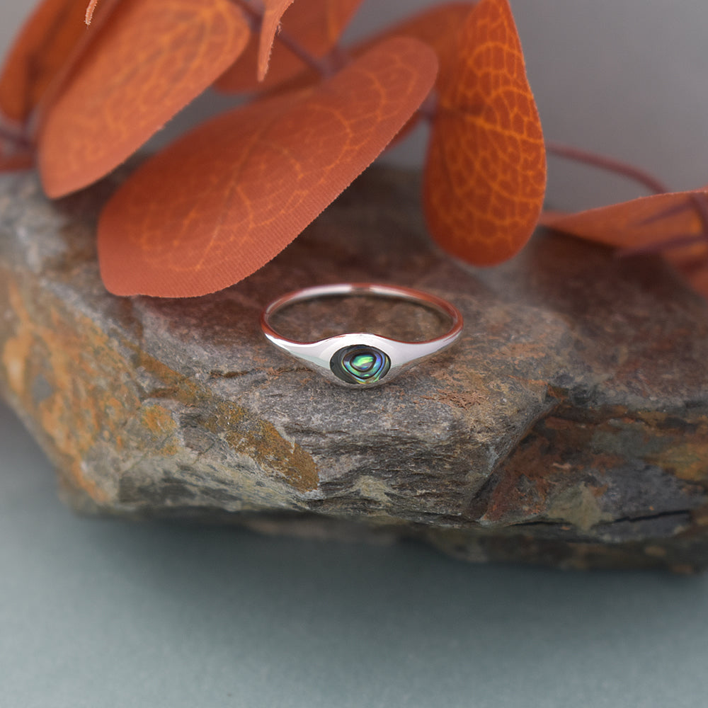 Bronwen fine signet syle ring