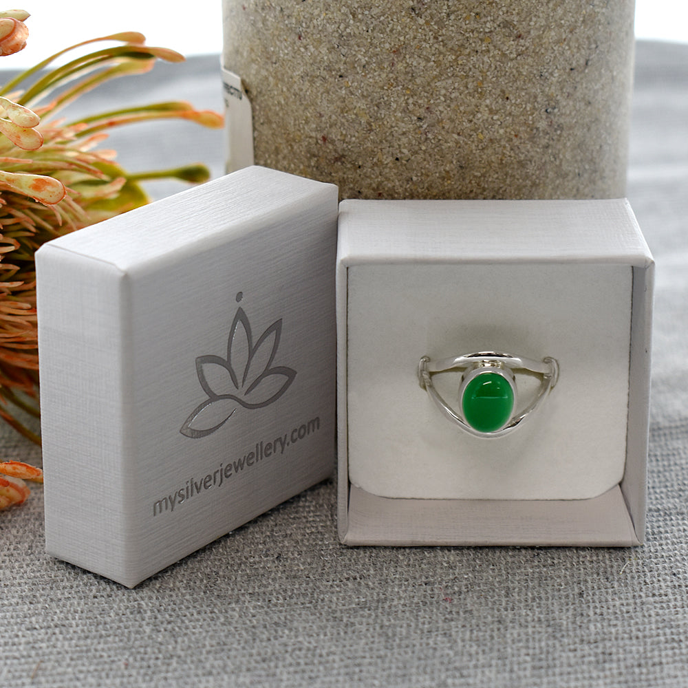 Amy split shank green agate ring