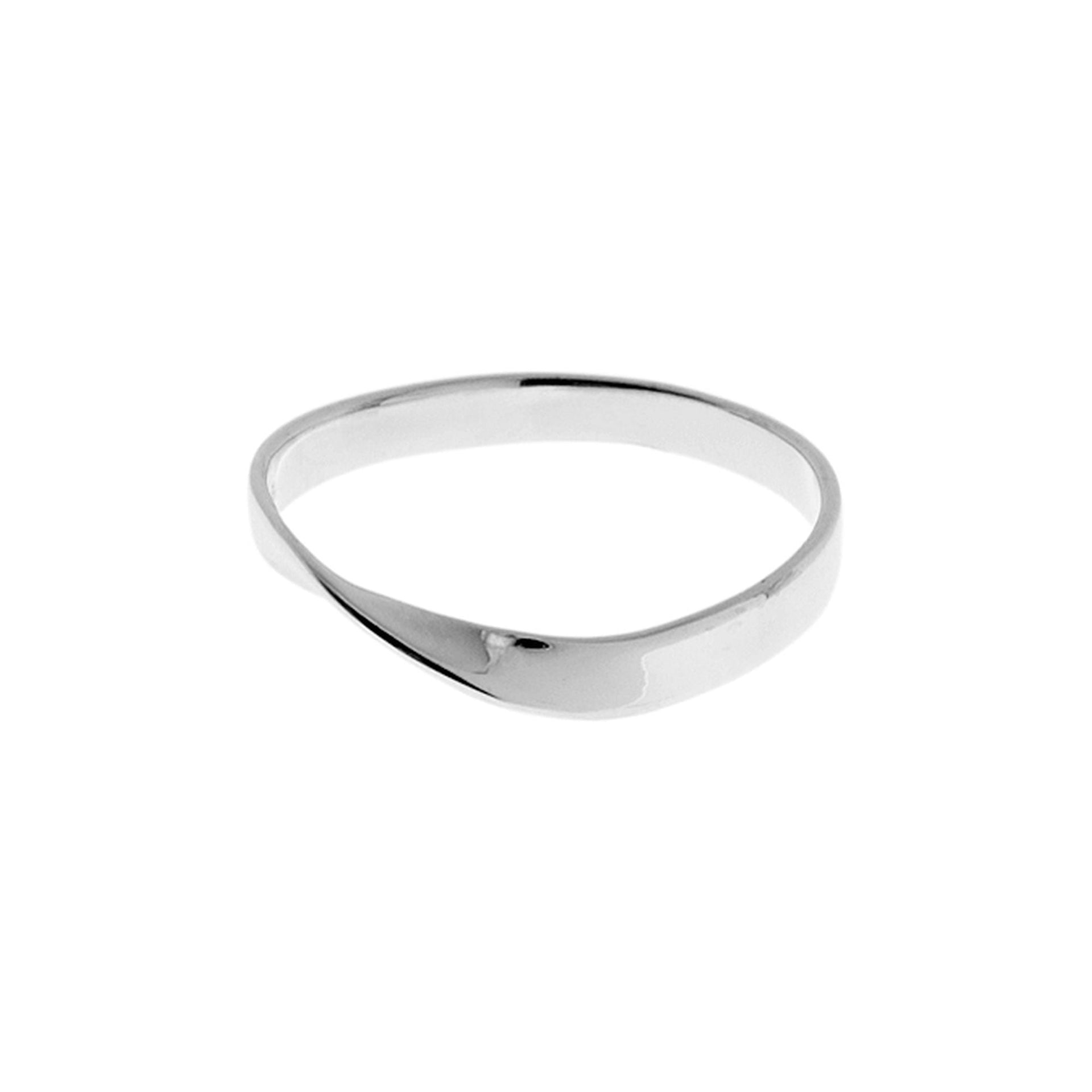 Phoebe twisted flat band ring