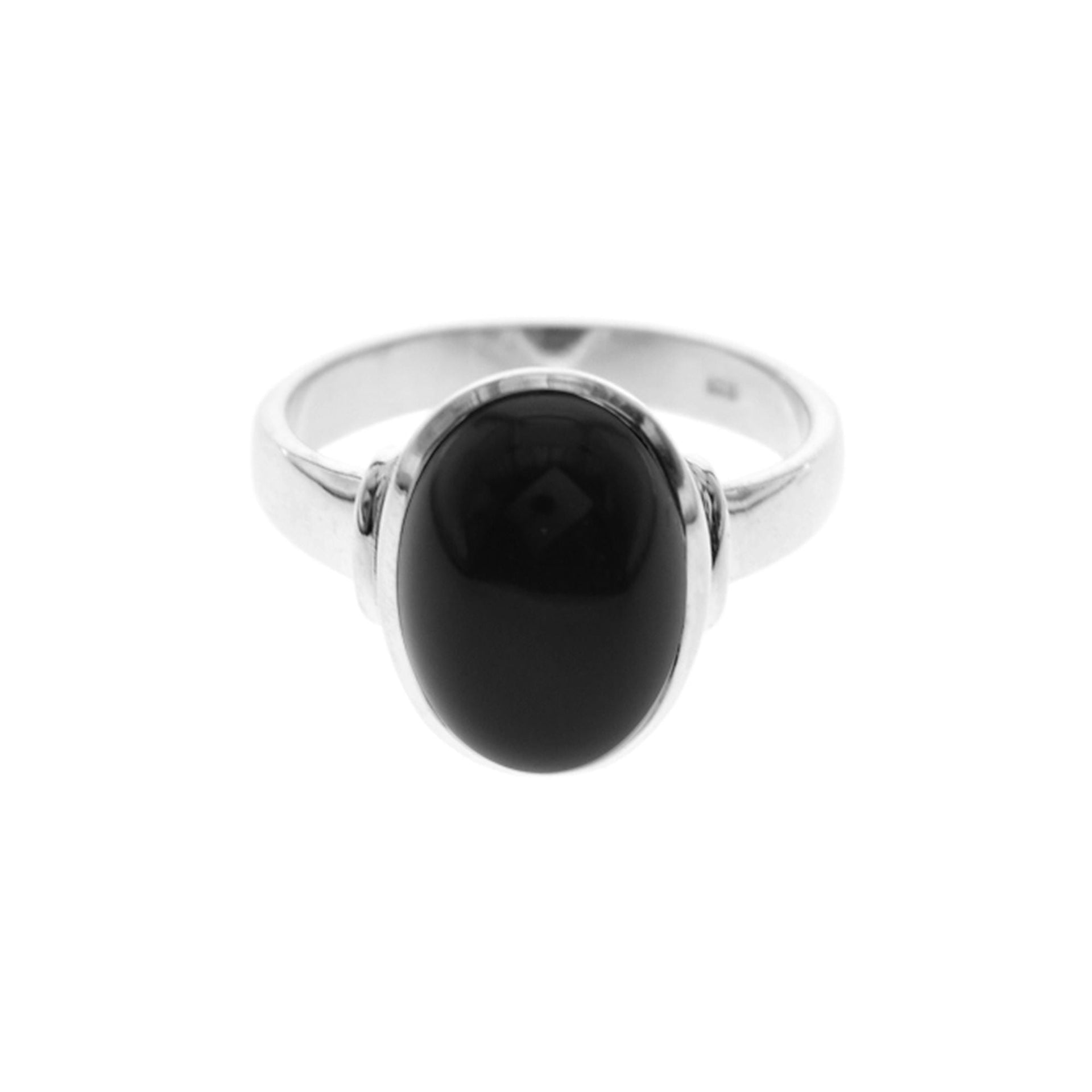 Samira oval black onyx with shoulder detail ring