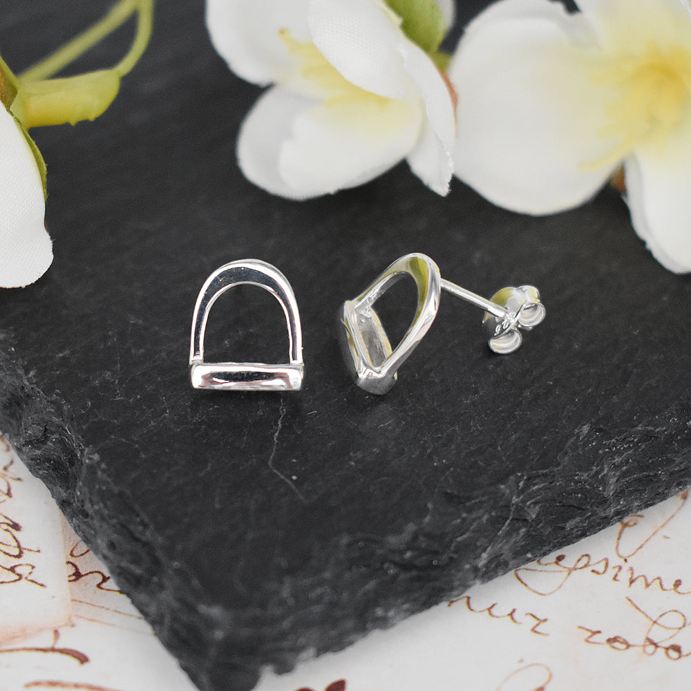 Cavelli stirrup studs