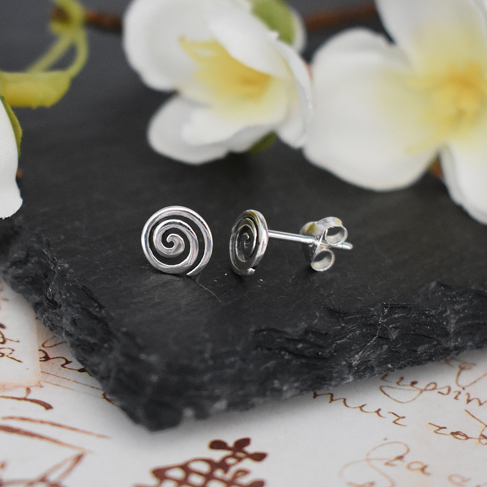 Bria spiral studs
