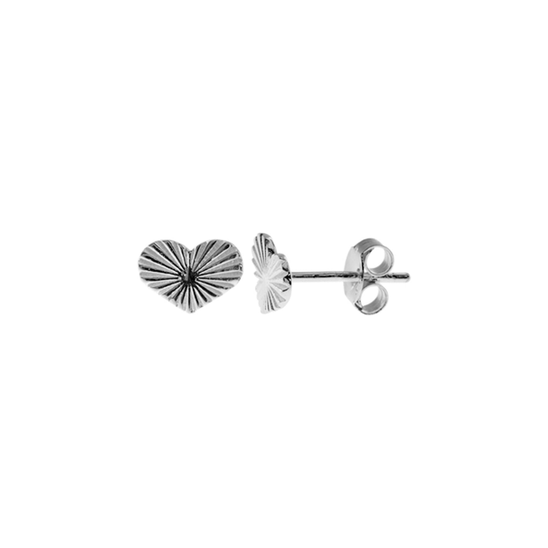 Amora starburst diamond-cut heart studs