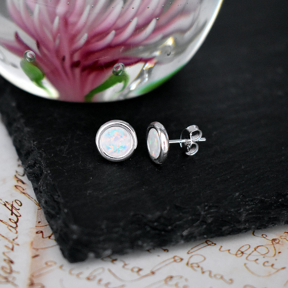 Diana simple round white opalique studs