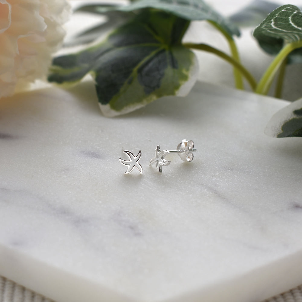Mila open starfish silhouette studs
