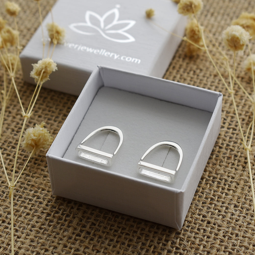 Cavelli large stirrup studs