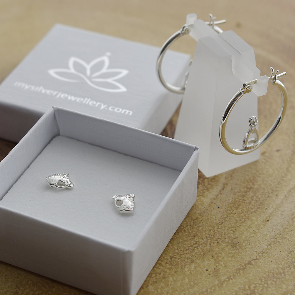 Cavelli horse head studs