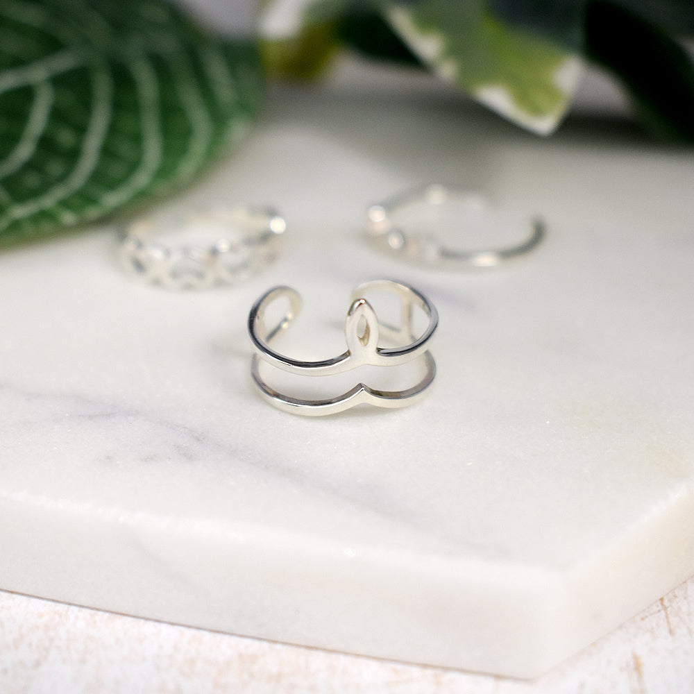 Bria double chevron toe ring